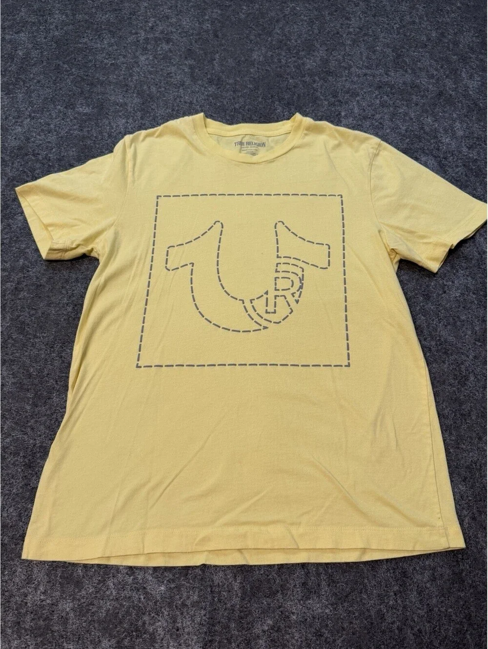 True Religion yellow horseshoe logo graphic T-shirt men’s medium cotton